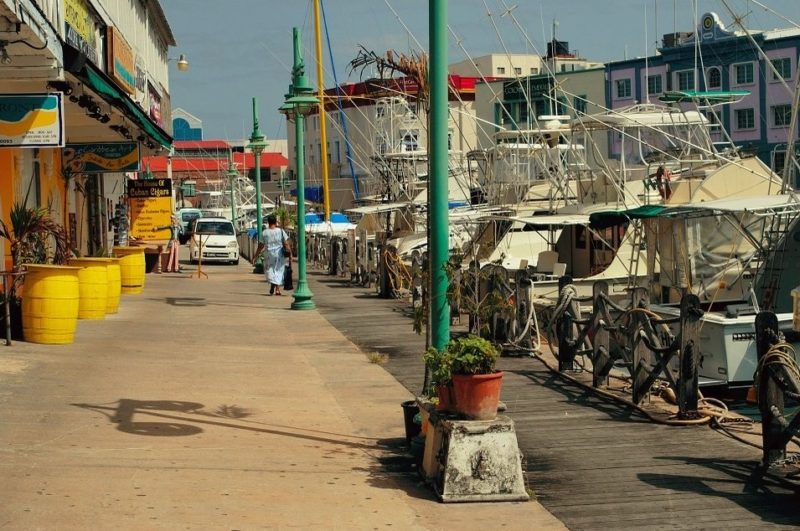 barbados vpn Ivacy VPN