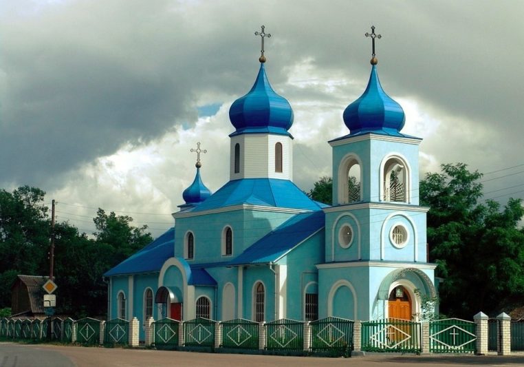 moldova vpn Ivacy VPN